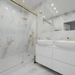 Teodorowicza Elegant With Parking In By Renters Апартаменты