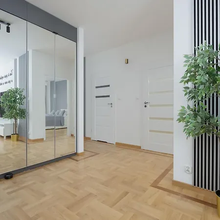 Teodorowicza Elegant With Parking In By Renters Warszawa