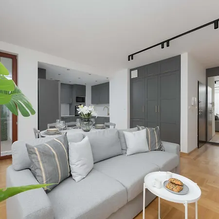 Teodorowicza Elegant With Parking In By Renters *