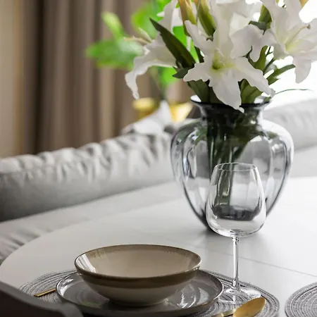 Teodorowicza Elegant With Parking In By Renters 华沙