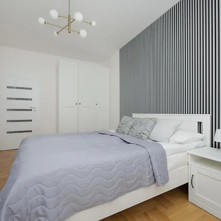 Teodorowicza Elegant With Parking In By Renters 公寓 华沙