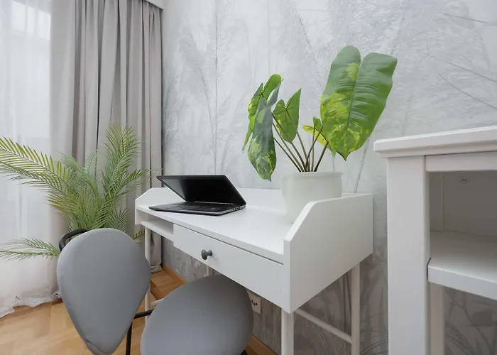 Teodorowicza Elegant With Parking In By Renters アパート