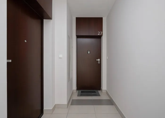 Teodorowicza Elegant With Parking In By Renters Warszawa