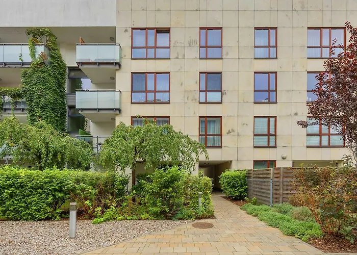 アパート Teodorowicza Elegant With Parking In By Renters ワルシャワ